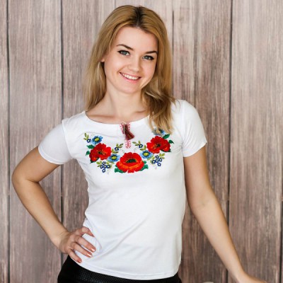 Embroidered t-shirt "Royal"